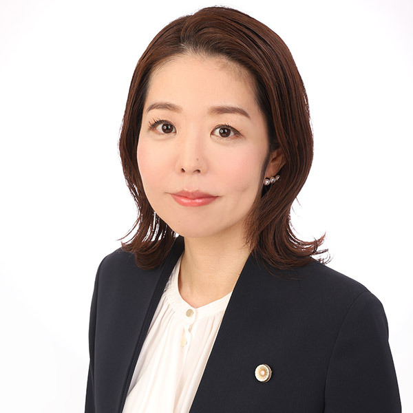 代表弁護士：三木麻鈴（正方形）